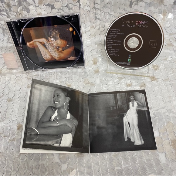 Vivian Green - A Love Story - Picture 9 of 13